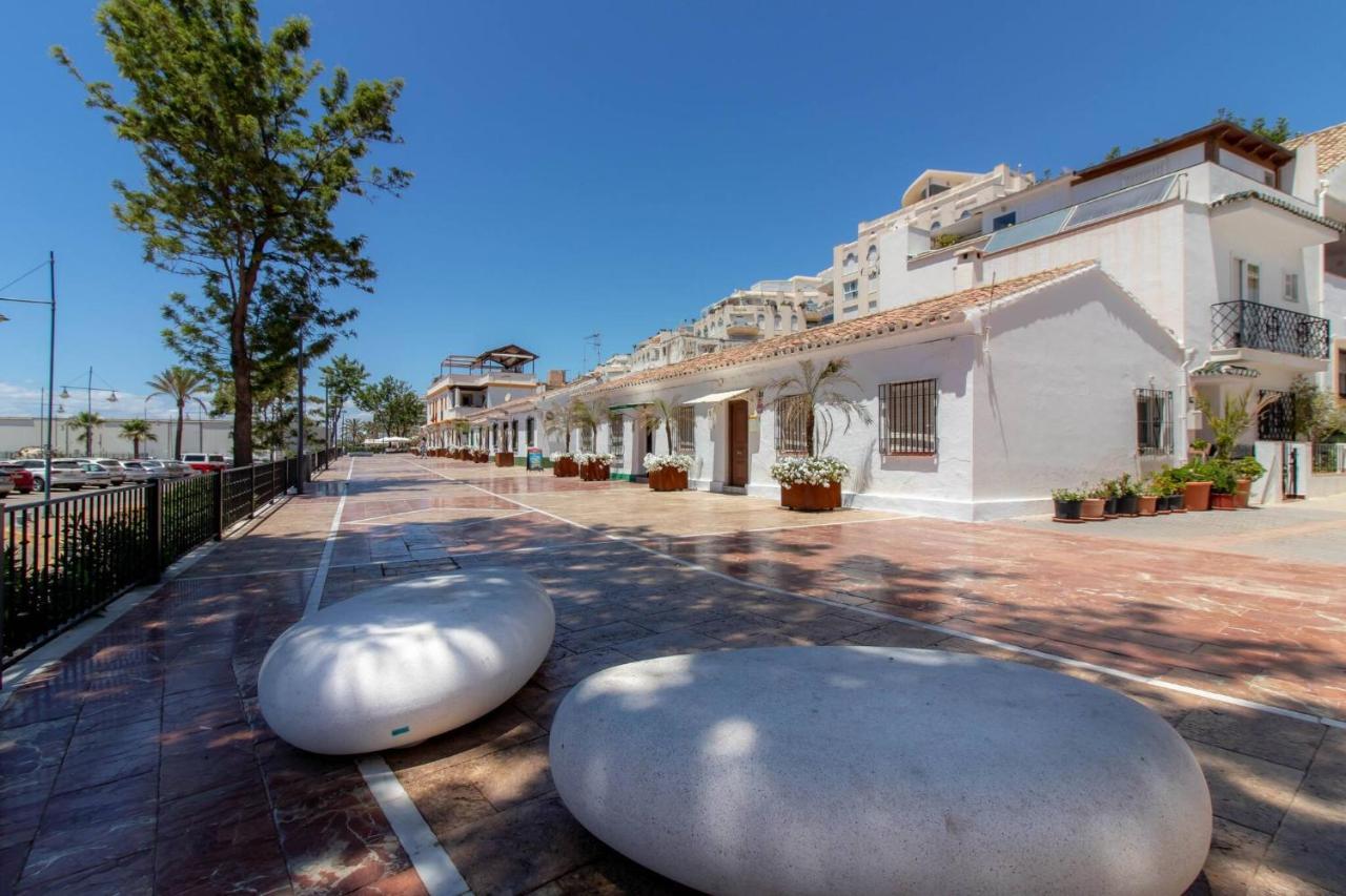 Room In Guest Room - Private Room In The Fishing Port Of Marbella Exterior foto